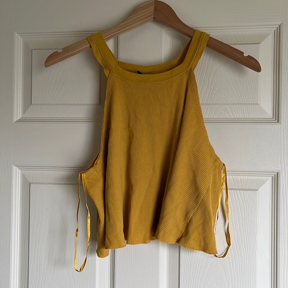 wild fable Tops - Wild fable flowy cropped Tank, Medium